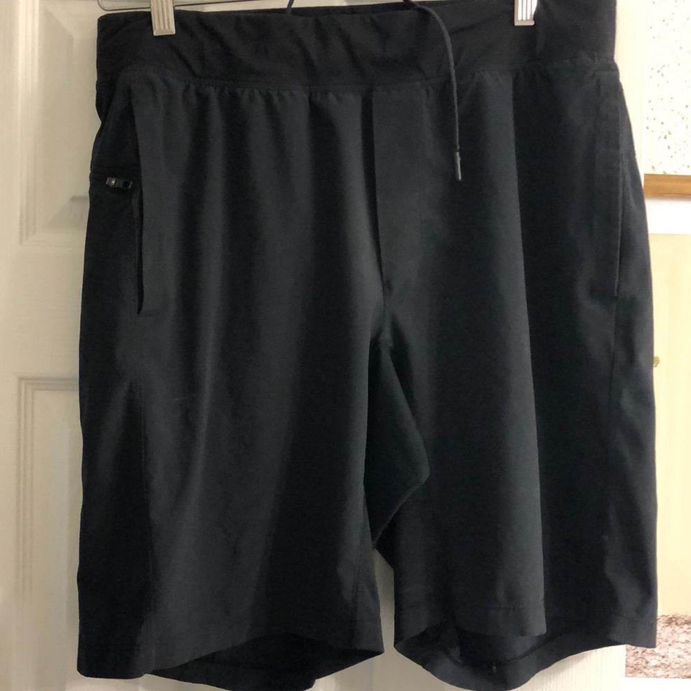 Men’s black lulu shorts
